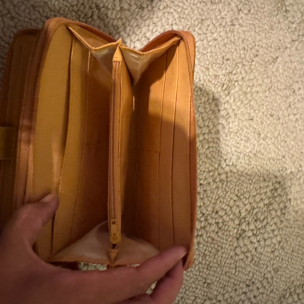 Wilson’s Lesther women’s Wallet - Picture 6 of 8